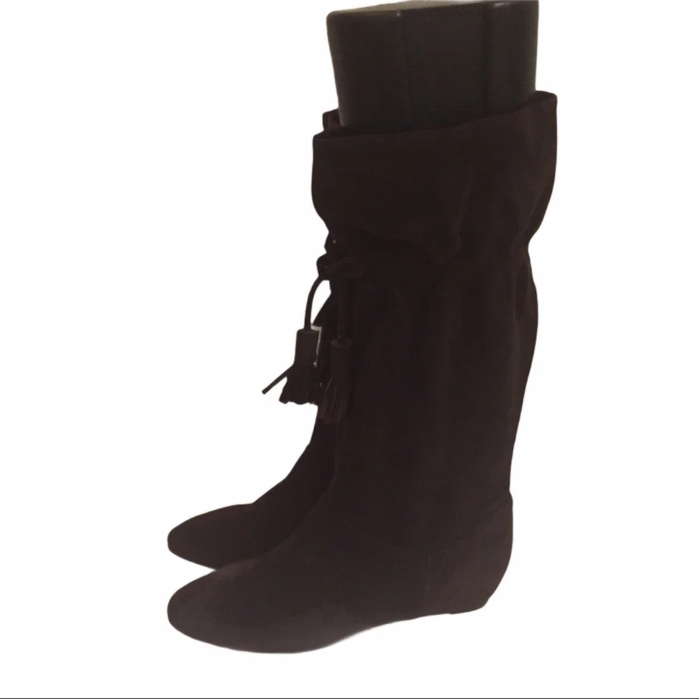 BCBG PL-Giselle Tassel Knee Suede Brown Boots 6.5